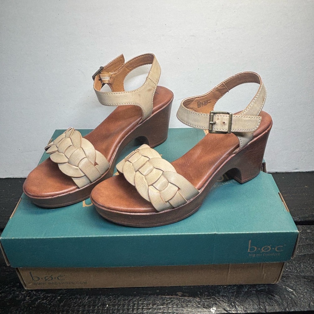 b.o.c. Cream and Brown Women's Gigi Sandals, Size 9M